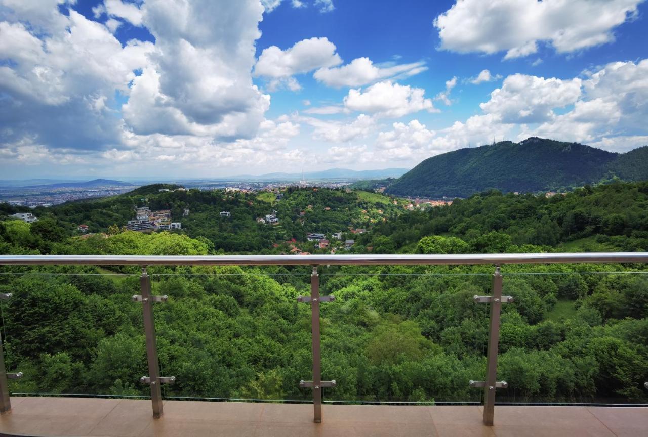 Coroni Seasons Apart With Panoramic View Brasov Bagian luar foto
