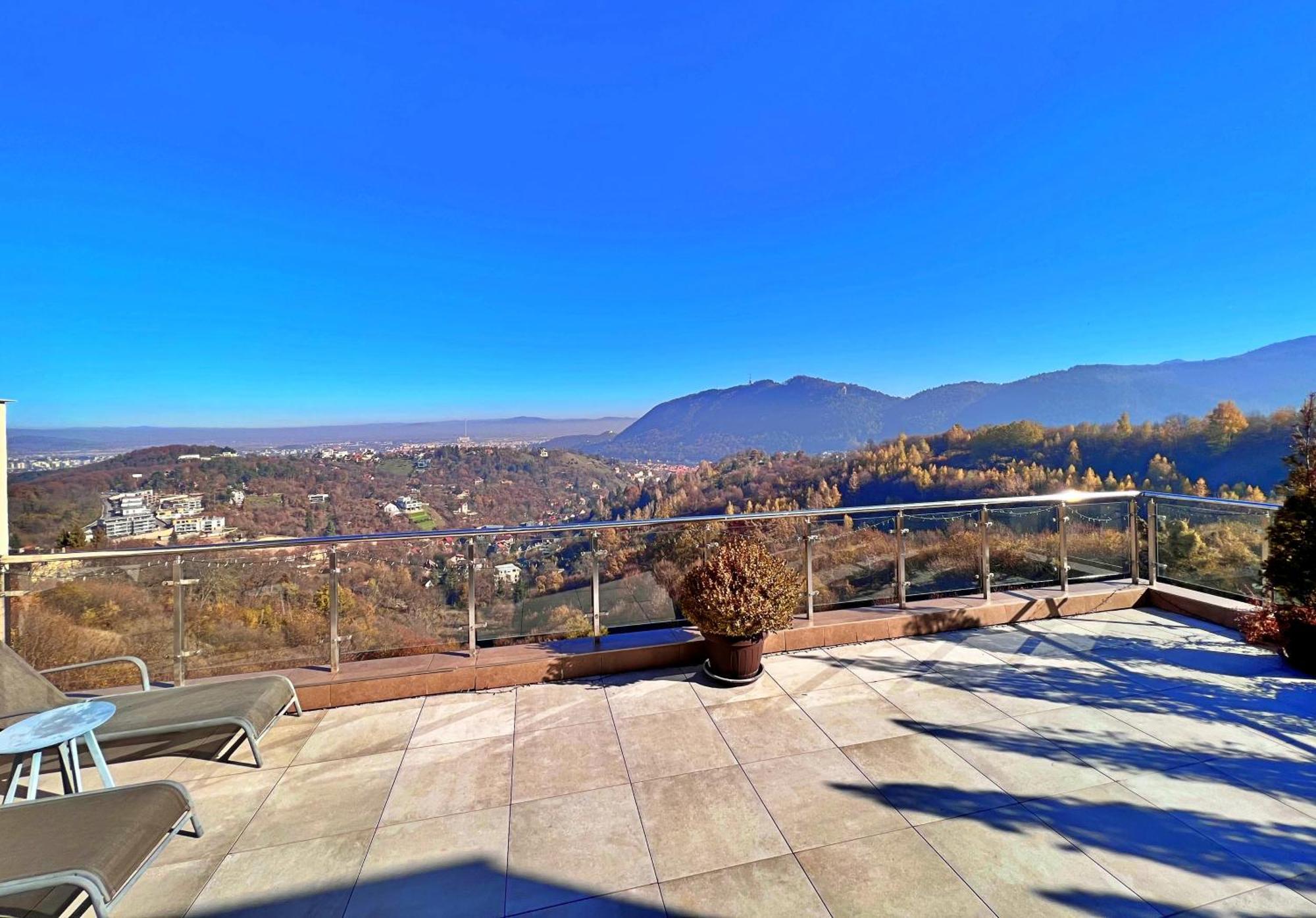 Coroni Seasons Apart With Panoramic View Brasov Bagian luar foto
